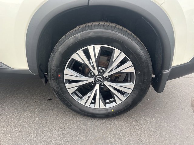 Used 2023 Nissan Rogue SV w/ SV Premium Package image 27