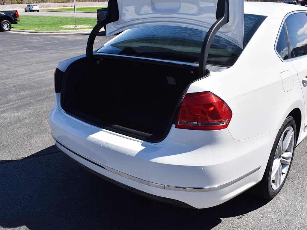 Used 2013 Volkswagen Passat TDI SE image 21
