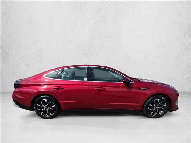 Used 2025 Hyundai Sonata SEL FWD image 4