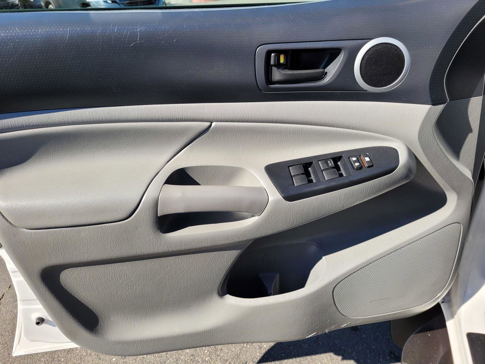 Used 2014 Toyota Tacoma 4x4 Double Cab w/ TRD Off-Road Package image 21