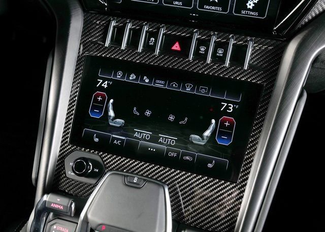 Used 2022 Lamborghini Urus image 16