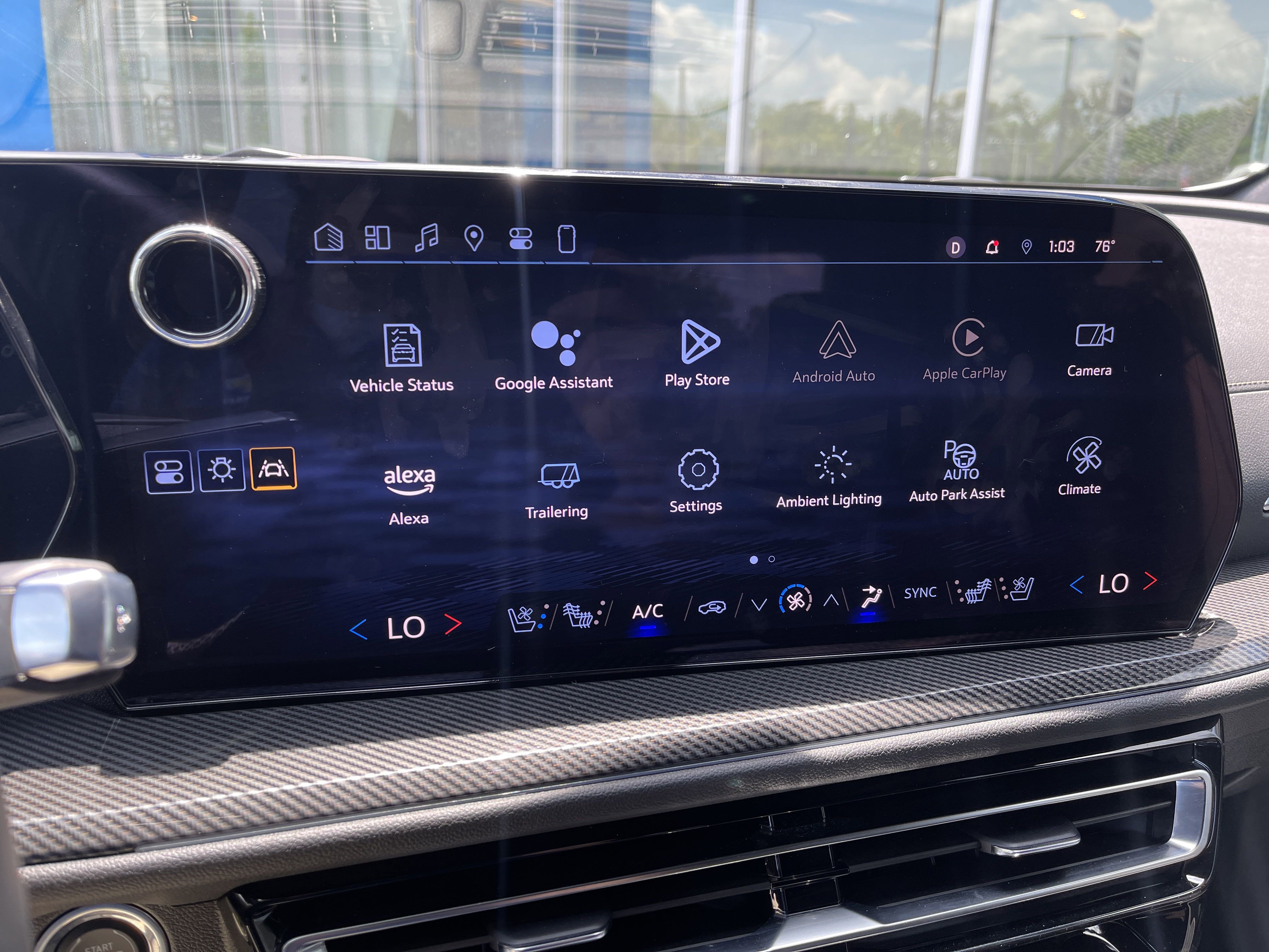 Used 2024 Chevrolet Traverse RS image 31