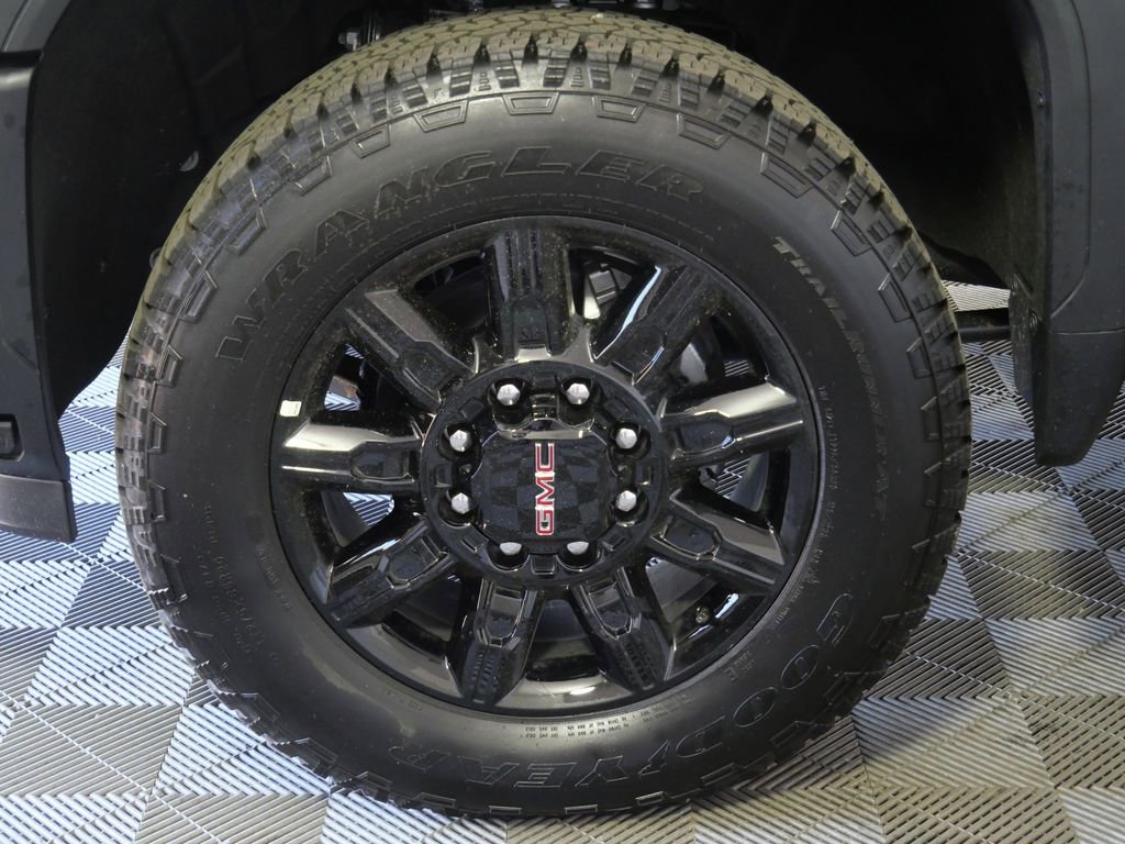 New 2026 GMC Sierra 3500 AT4 w/ AT4 Premium Plus Package AWD/4WD image 9