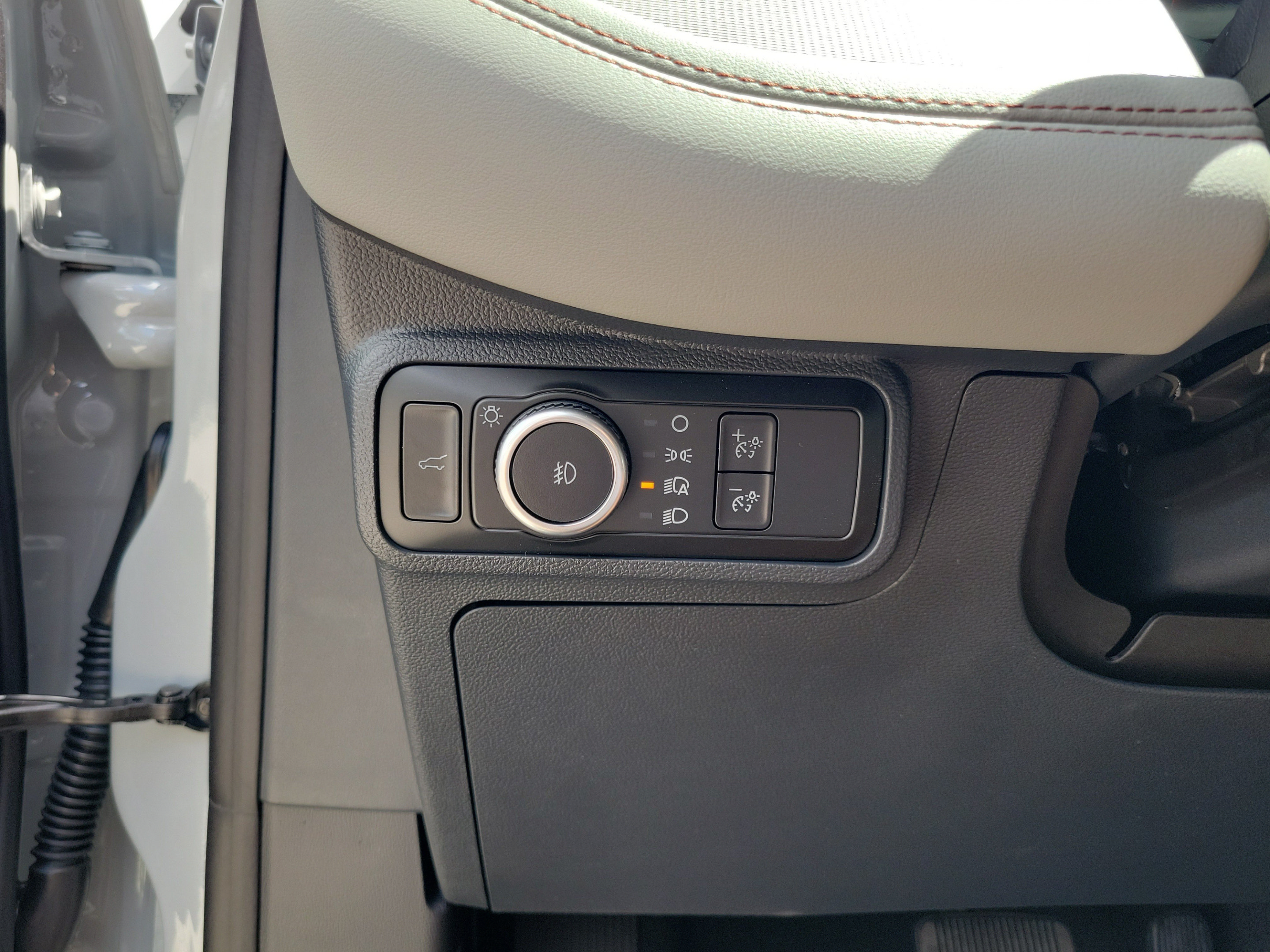 New 2027 Ford Explorer Active w/ Active Comfort Package RWD image 17