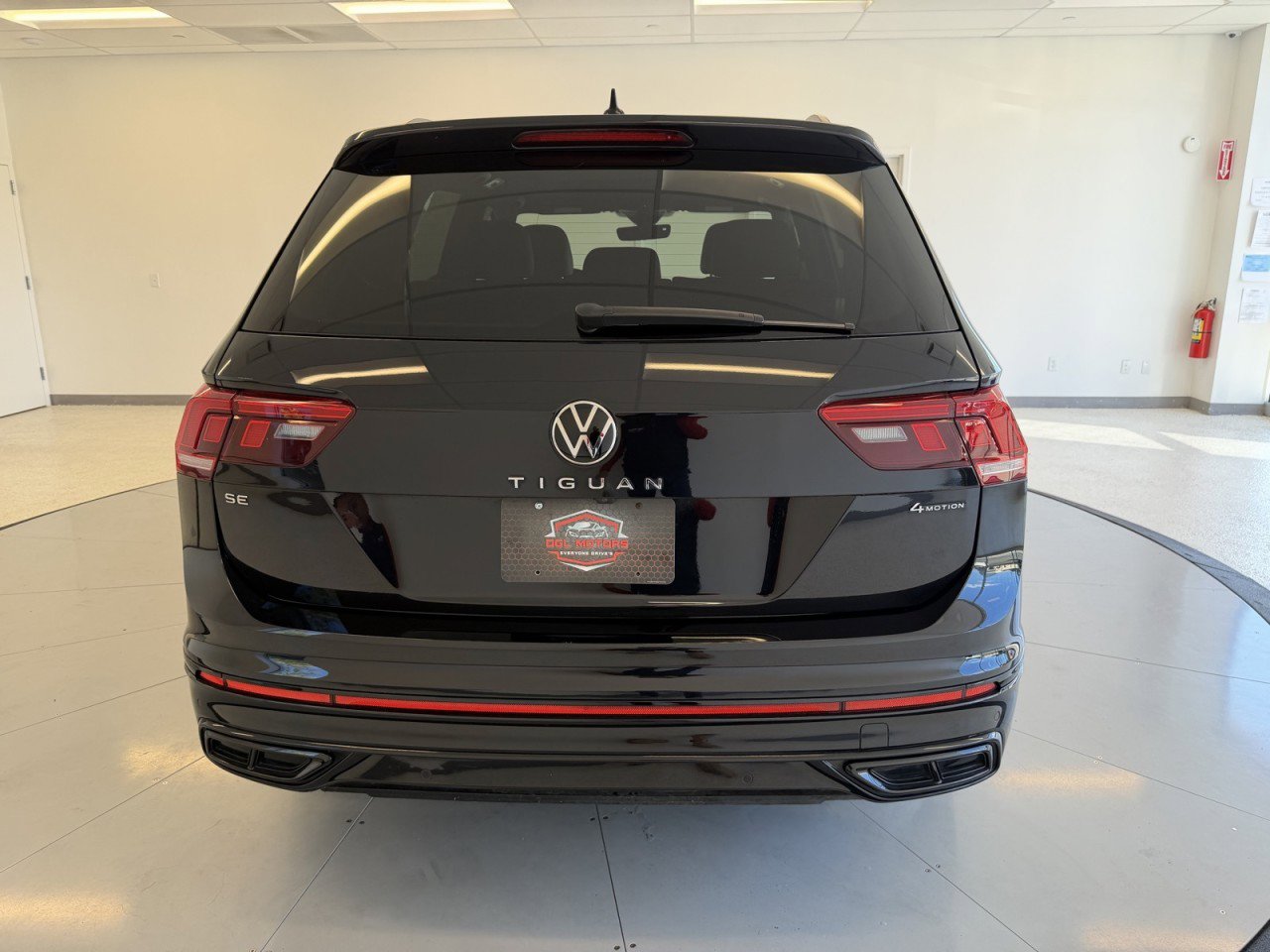 Used 2022 Volkswagen Tiguan SE R-Line AWD/4WD image 59