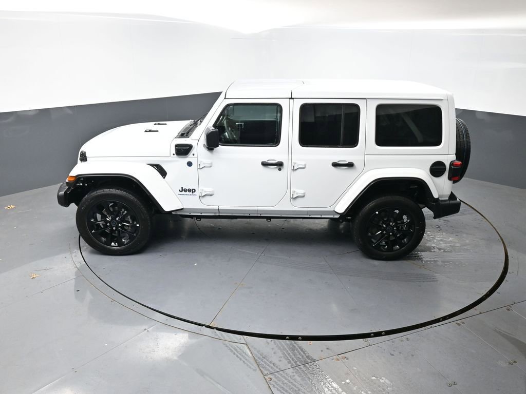 Used 2025 Jeep Wrangler Unlimited Sahara w/ Safety Group AWD/4WD image 46
