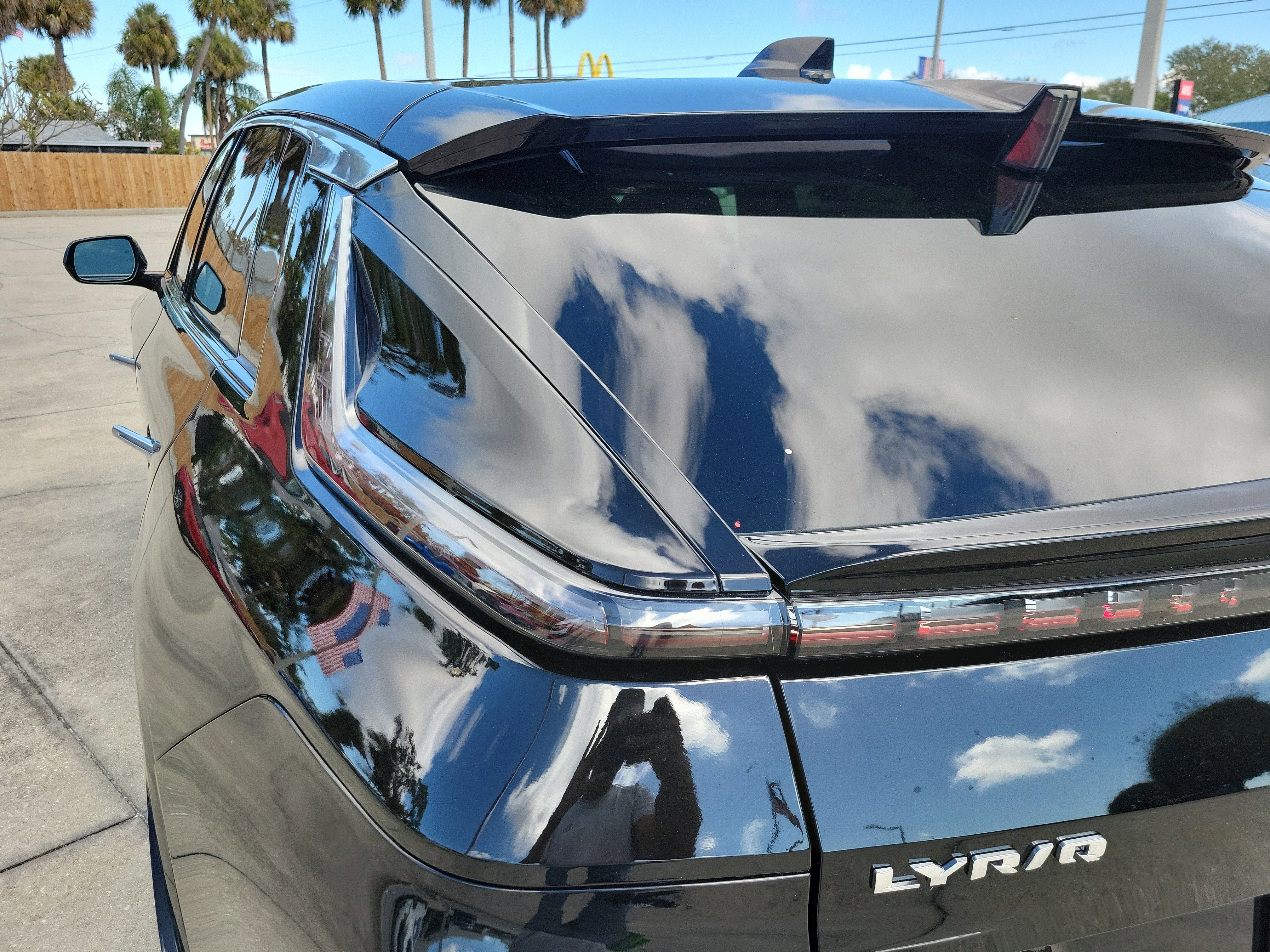 Certified 2025 Cadillac Lyriq Luxury image 10