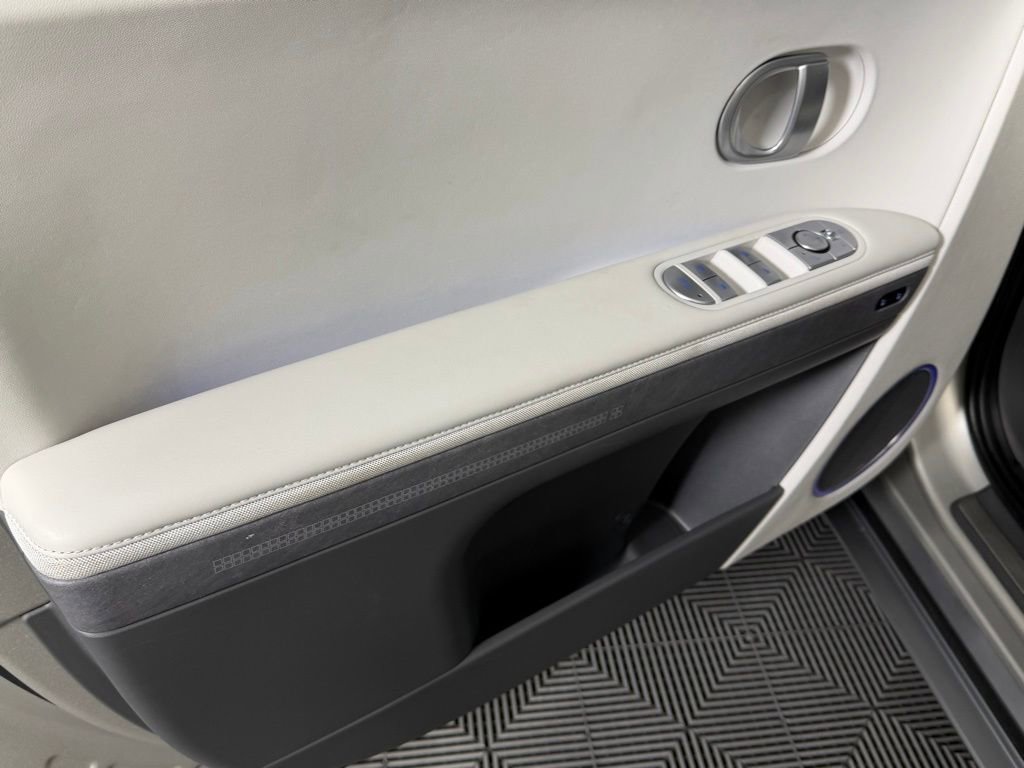 Used 2023 Hyundai Ioniq 5 Limited image 27