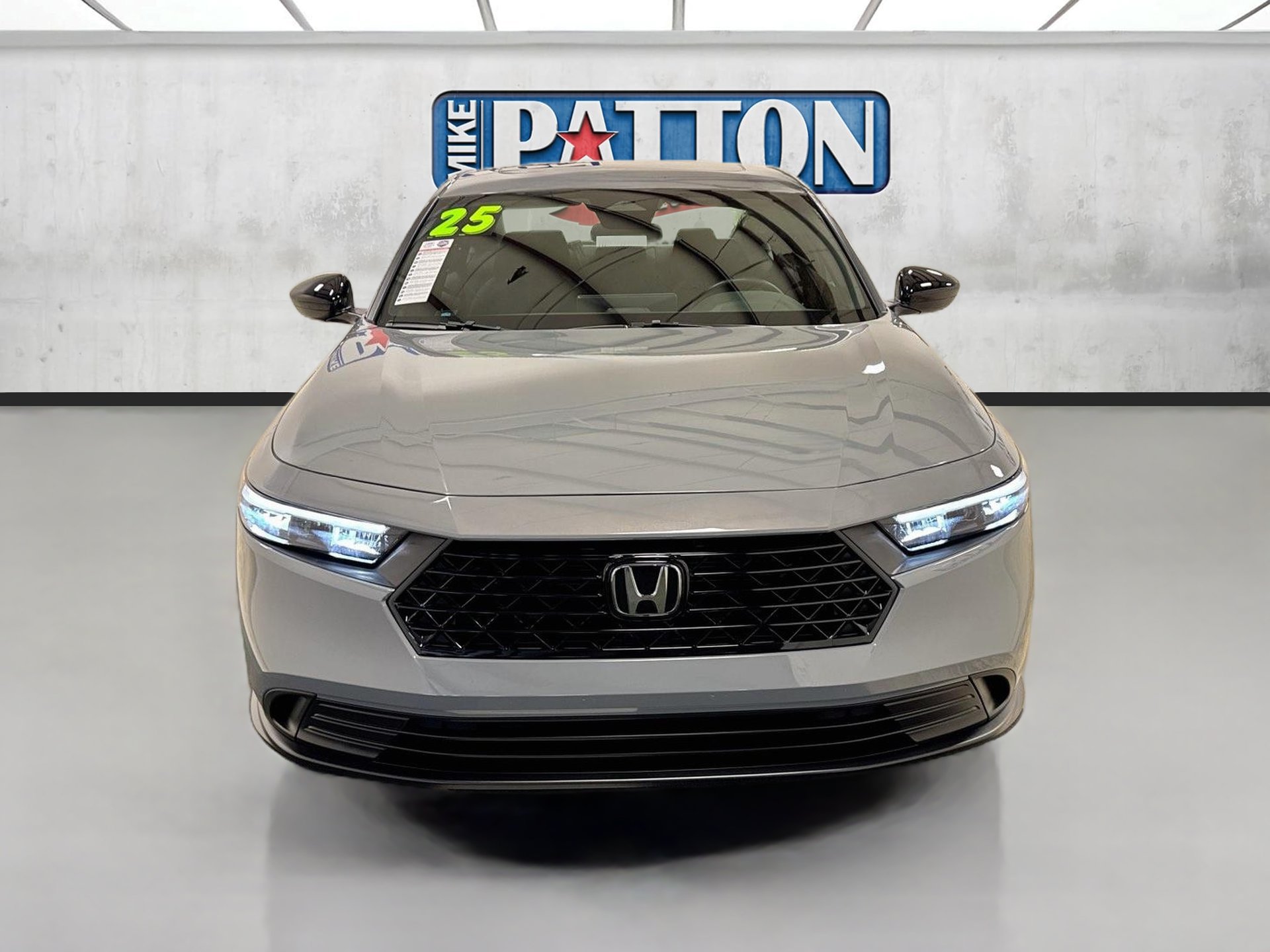Used 2025 Honda Accord Sport image 2