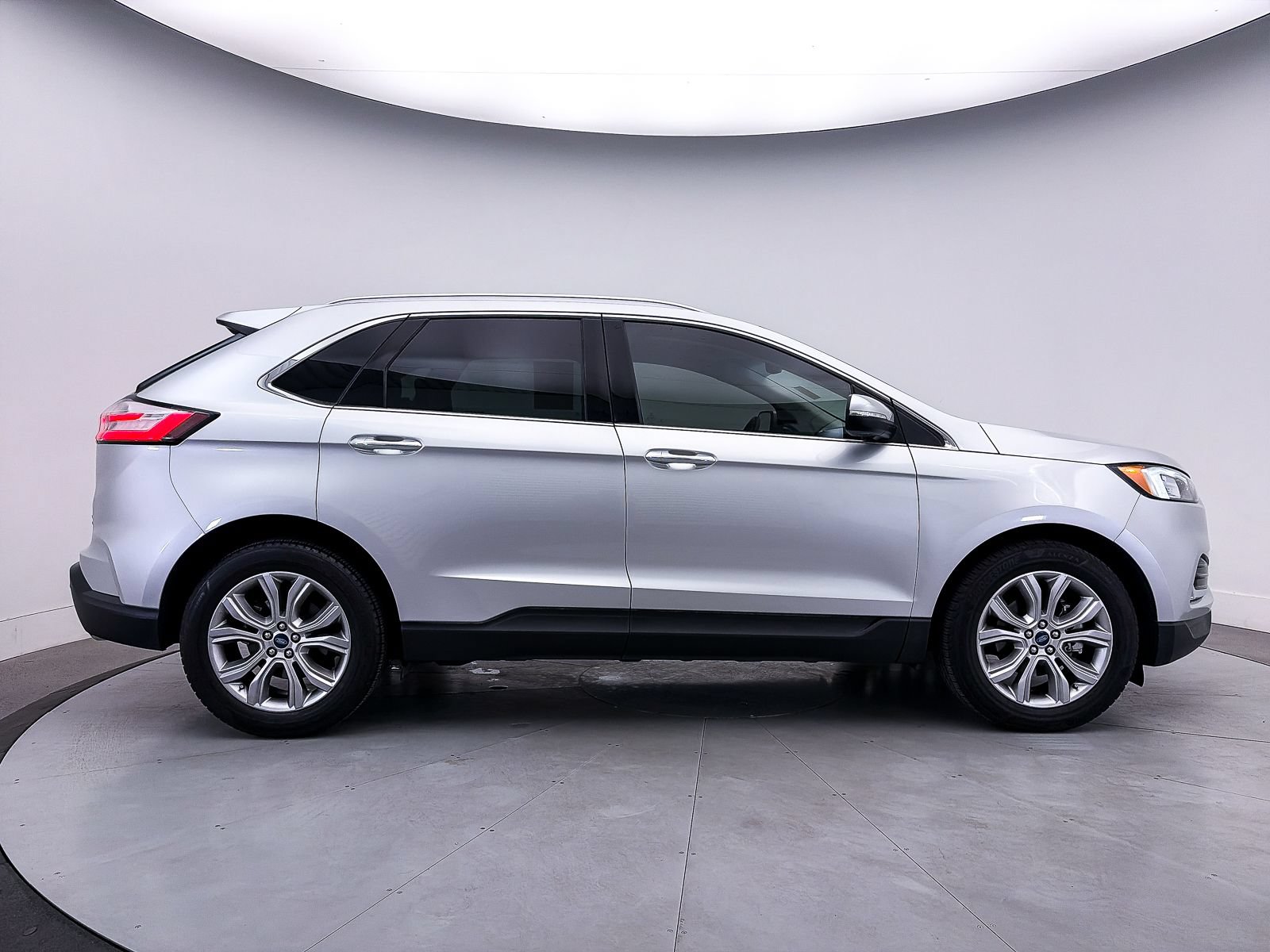 Used 2019 Ford Edge Titanium FWD image 40