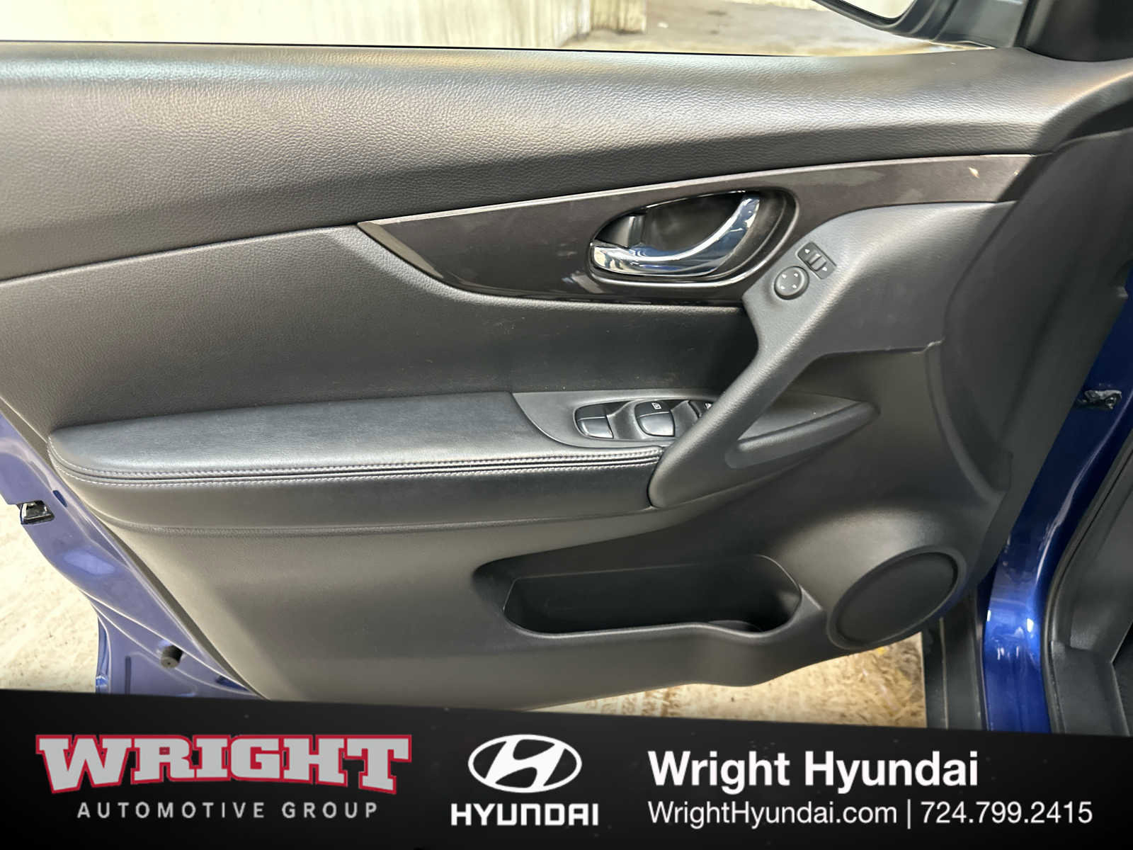 Used 2020 Nissan Rogue SV image 9