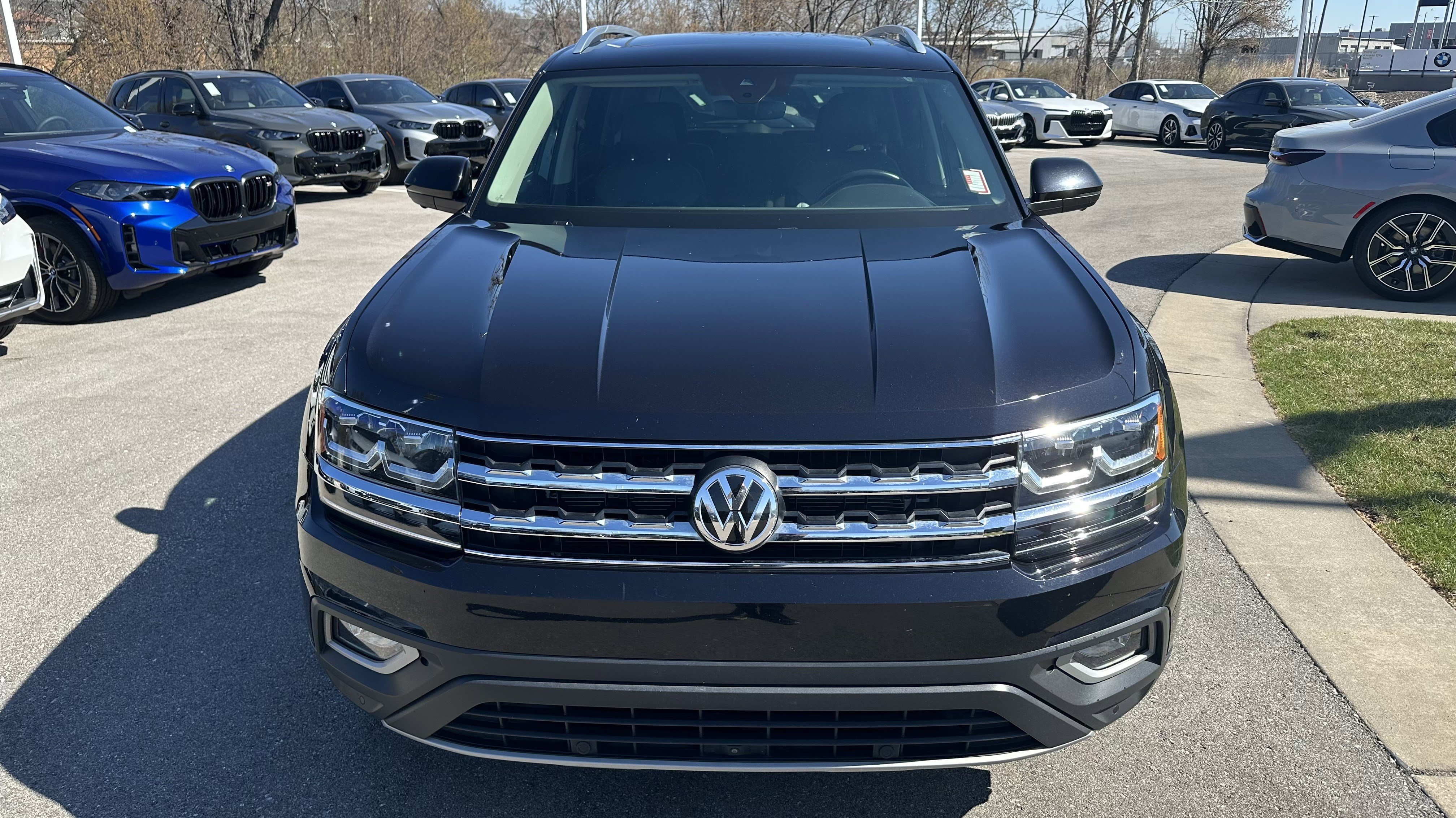 Used 2019 Volkswagen Atlas SEL Premium image 3