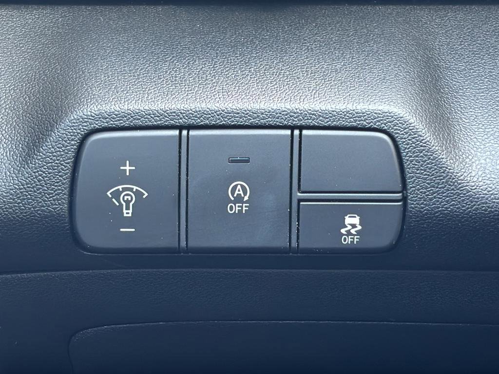 Certified 2025 Hyundai Elantra SE FWD image 33