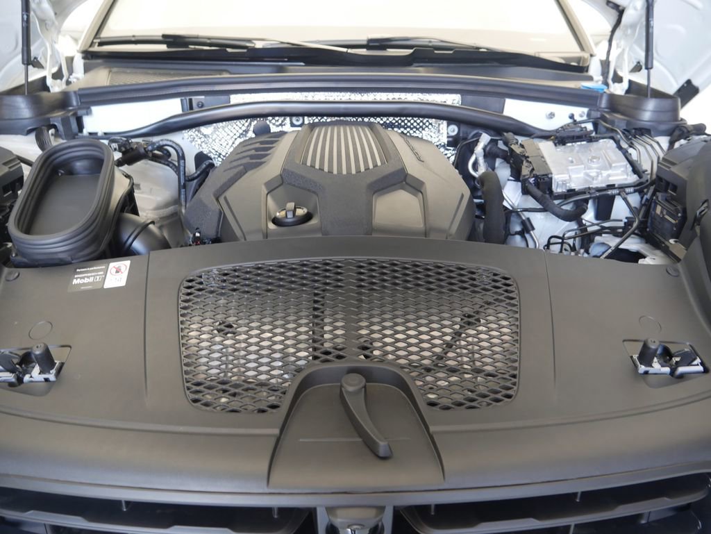 New 2026 Porsche Macan AWD/4WD image 12