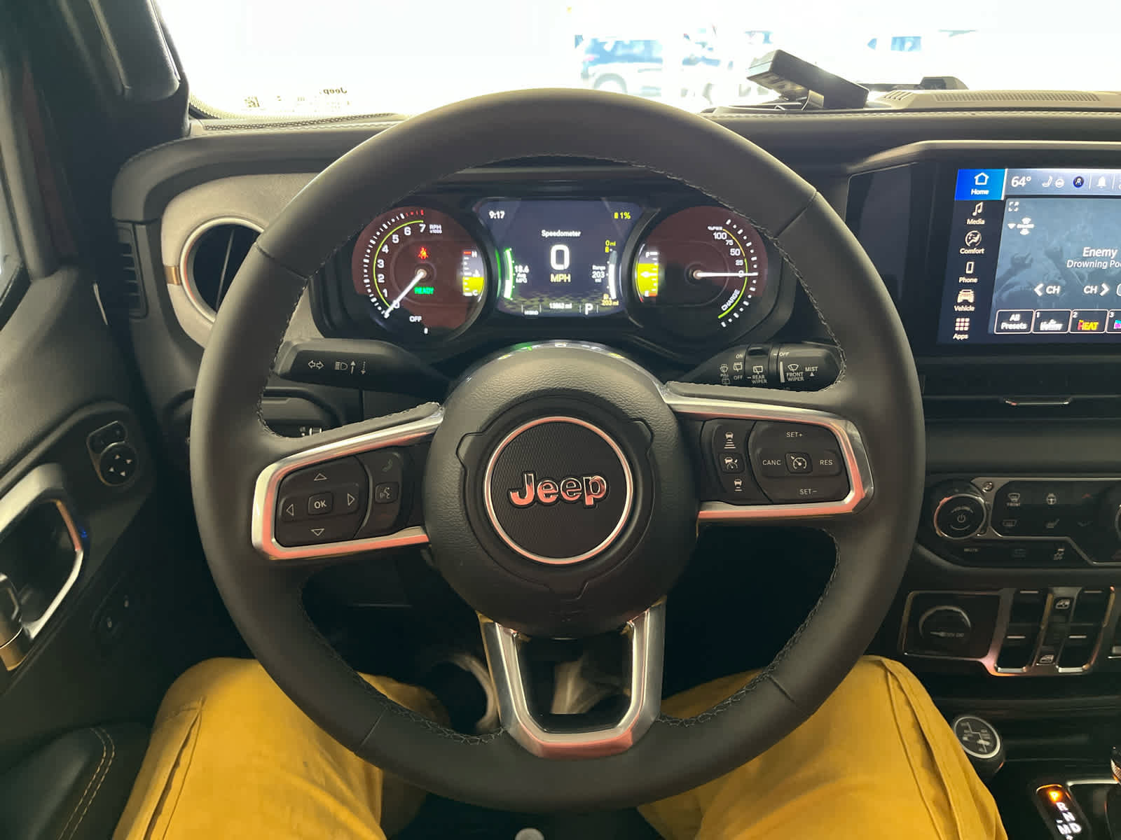 Used 2025 Jeep Wrangler Sahara image 29