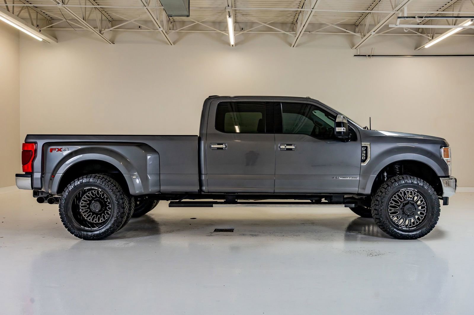 Used 2021 Ford F350 Lariat w/ Lariat Ultimate Package AWD/4WD image 11