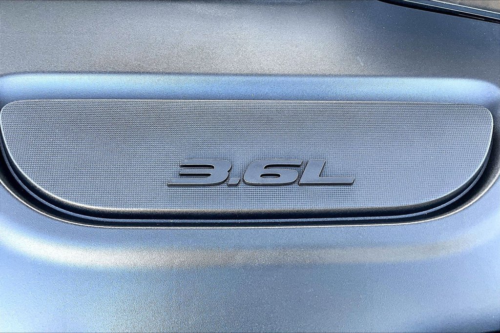 New 2027 Chrysler Pacifica Select FWD image 32