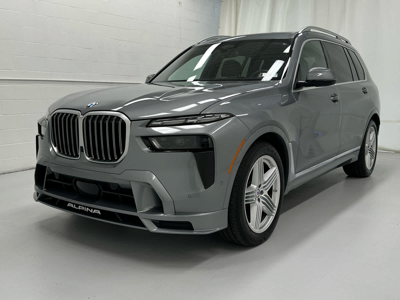 Used 2025 BMW ALPINA XB7 AWD/4WD image 4