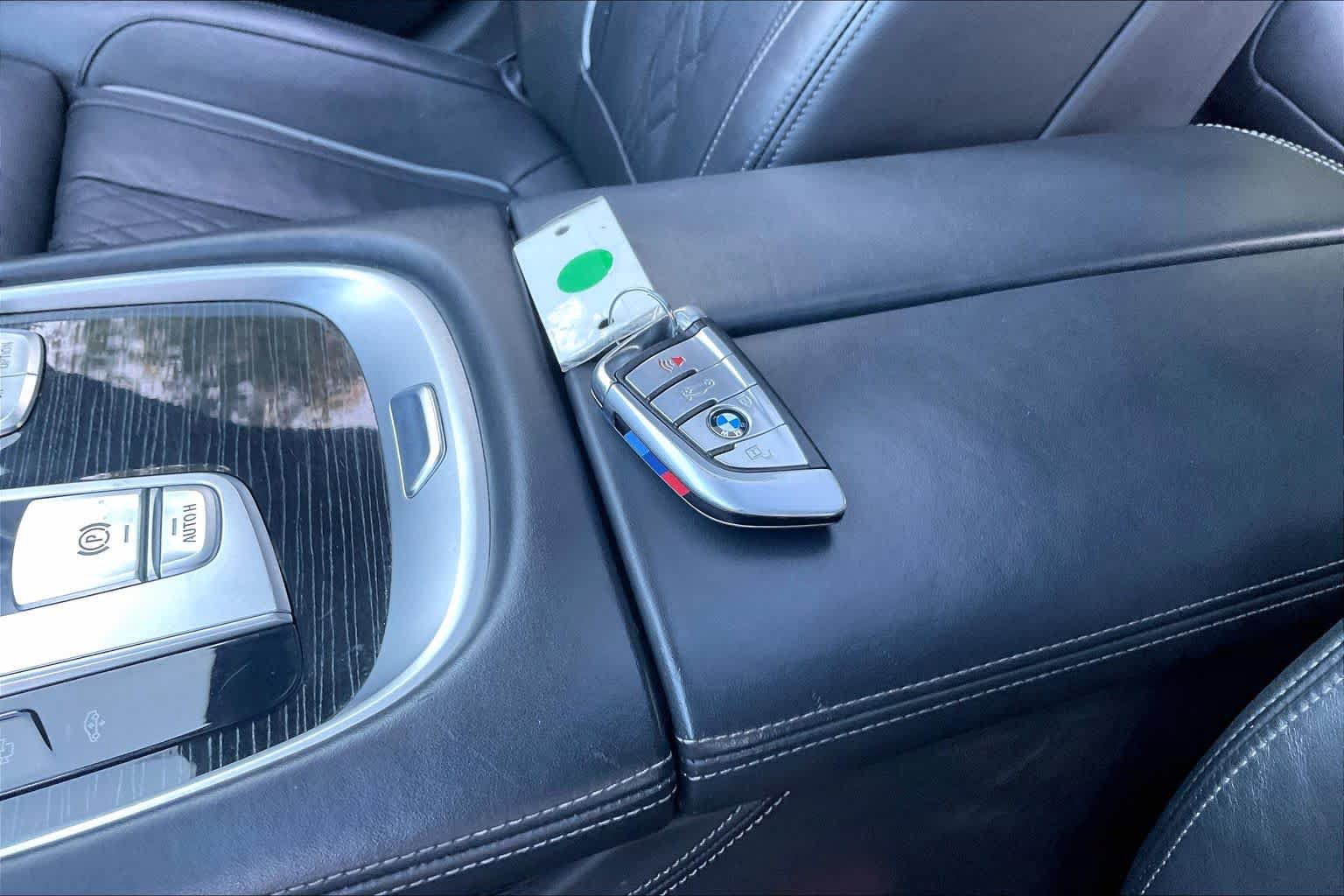 Used 2019 BMW 750i xDrive w/ M Sport Package AWD/4WD image 14
