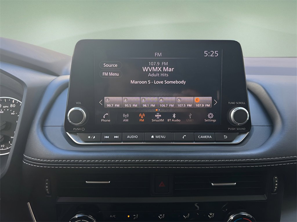 Used 2023 Nissan Rogue S image 22