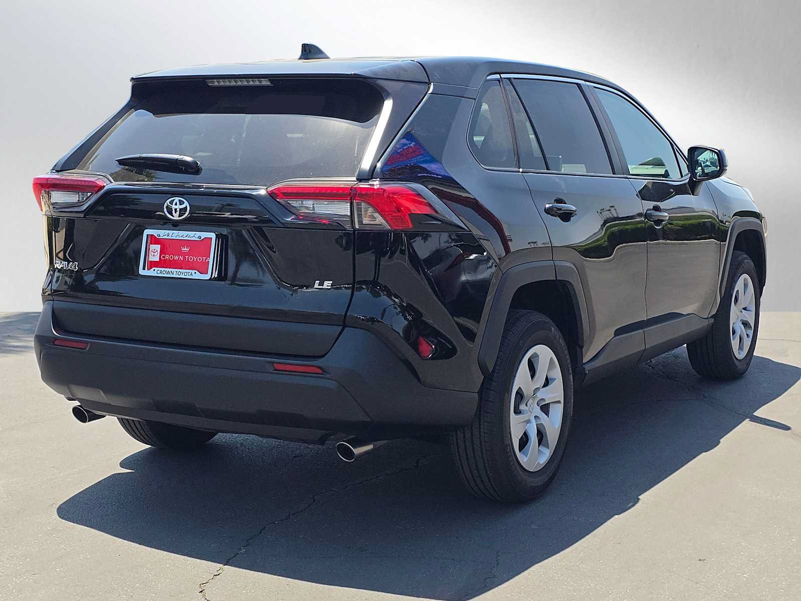 Used 2025 Toyota RAV4 LE FWD image 3