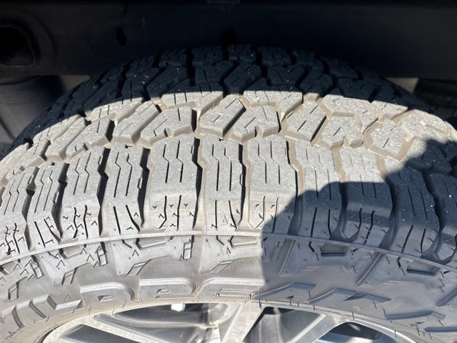 Used 2020 GMC Sierra 1500 AT4 w/ AT4 Premium Package AWD/4WD image 10