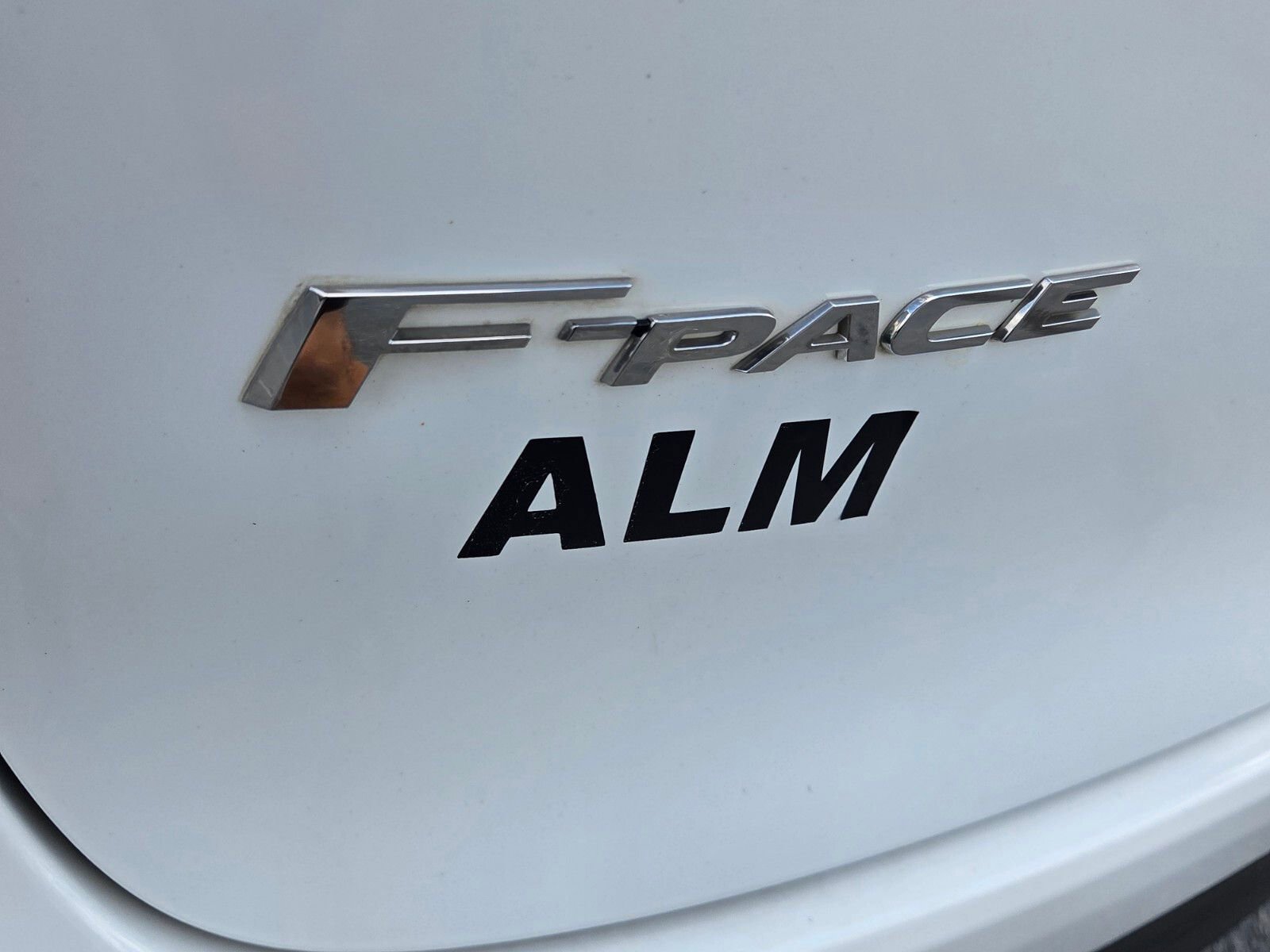 Used 2019 Jaguar F-PACE AWD/4WD image 11