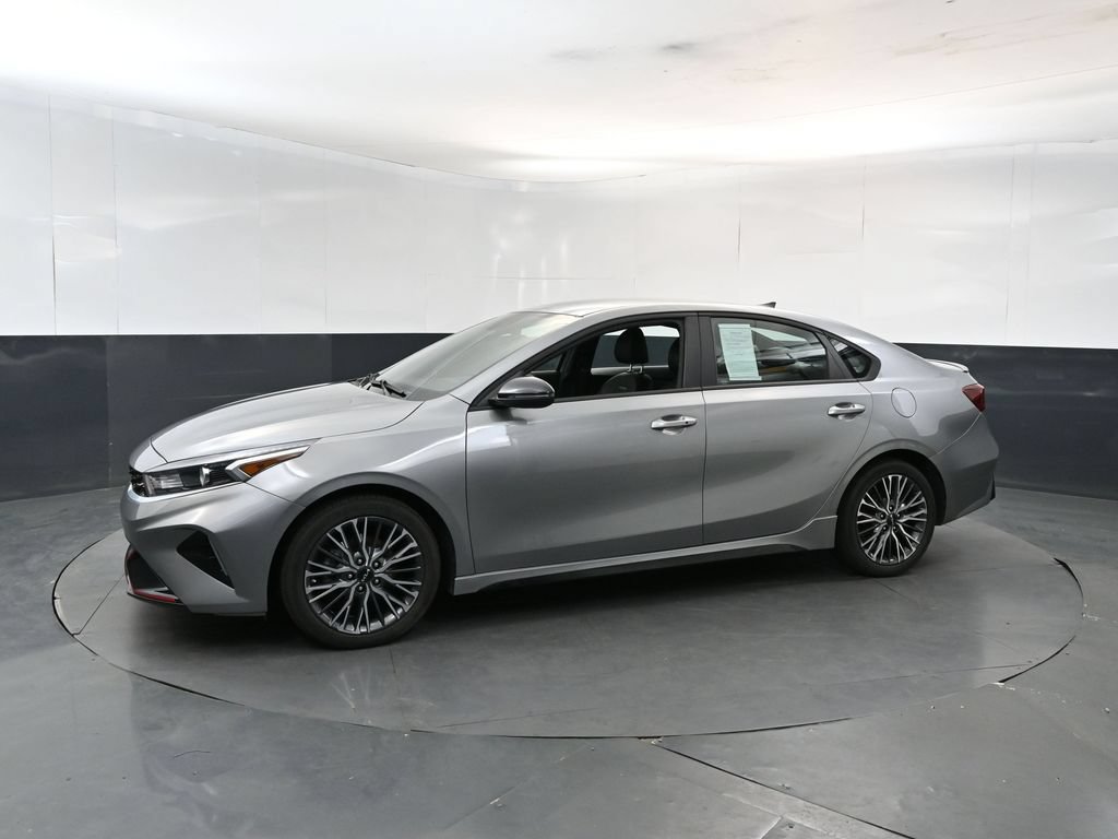 Certified 2022 Kia Forte GT-Line FWD image 2