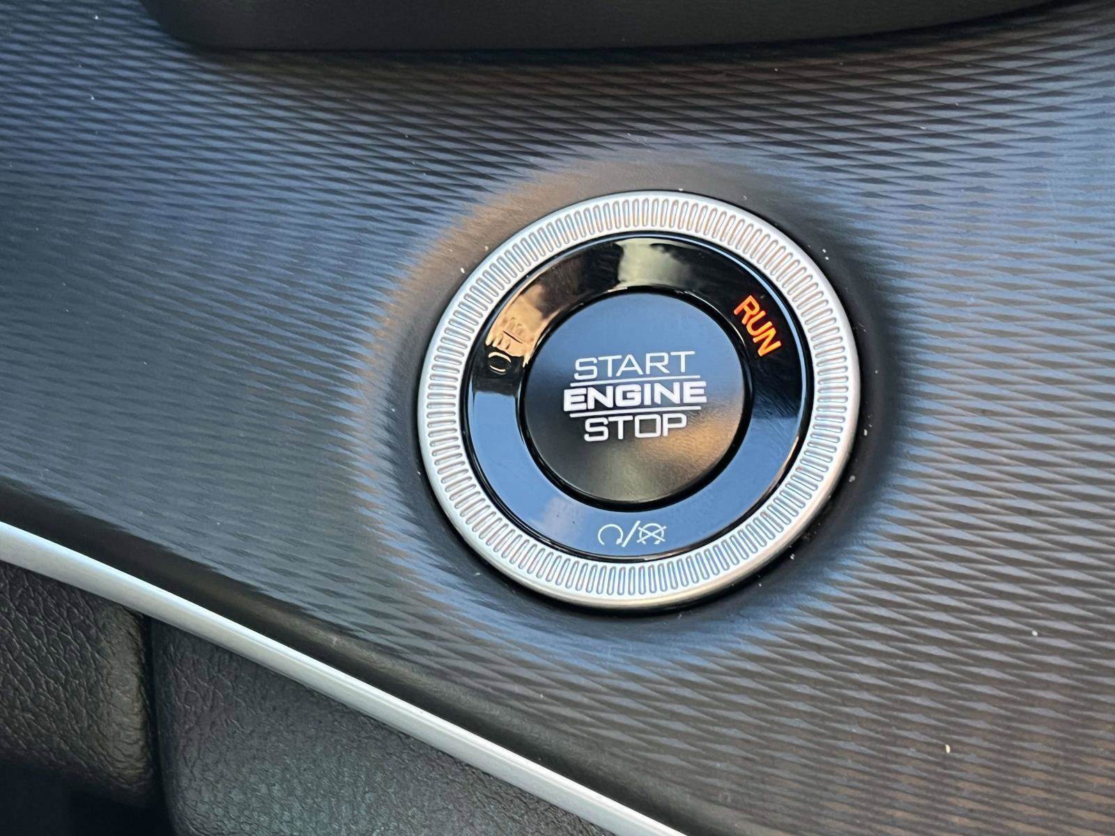 Used 2024 Jeep Grand Cherokee Altitude image 36