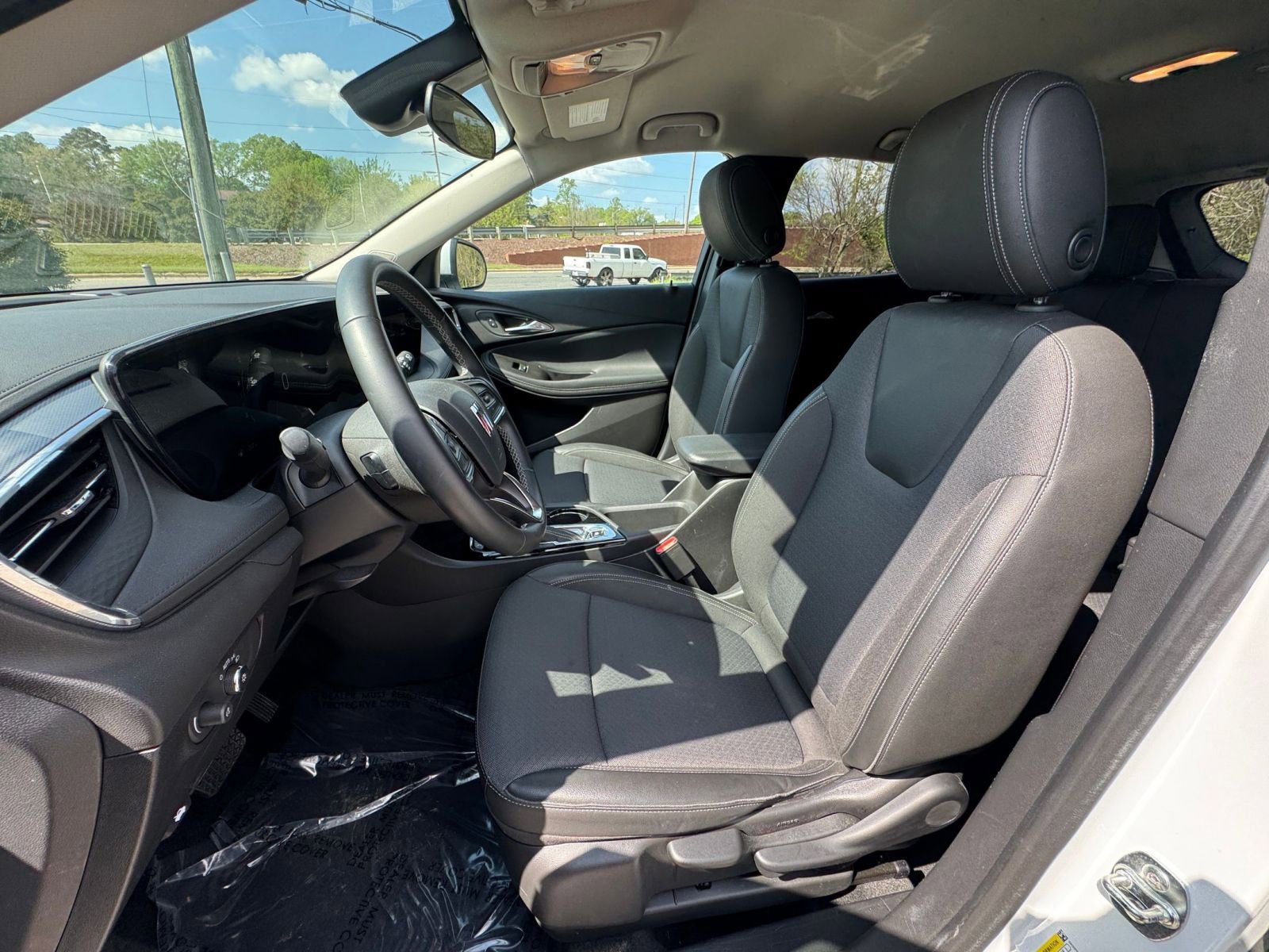 Used 2025 Buick Encore GX Preferred image 32