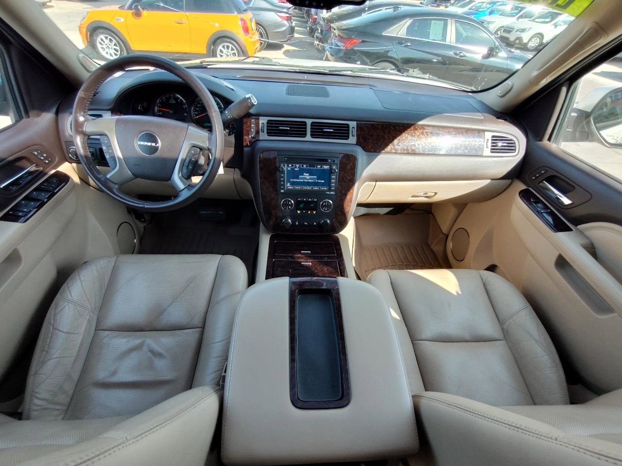 Used 2011 GMC Yukon Denali image 38