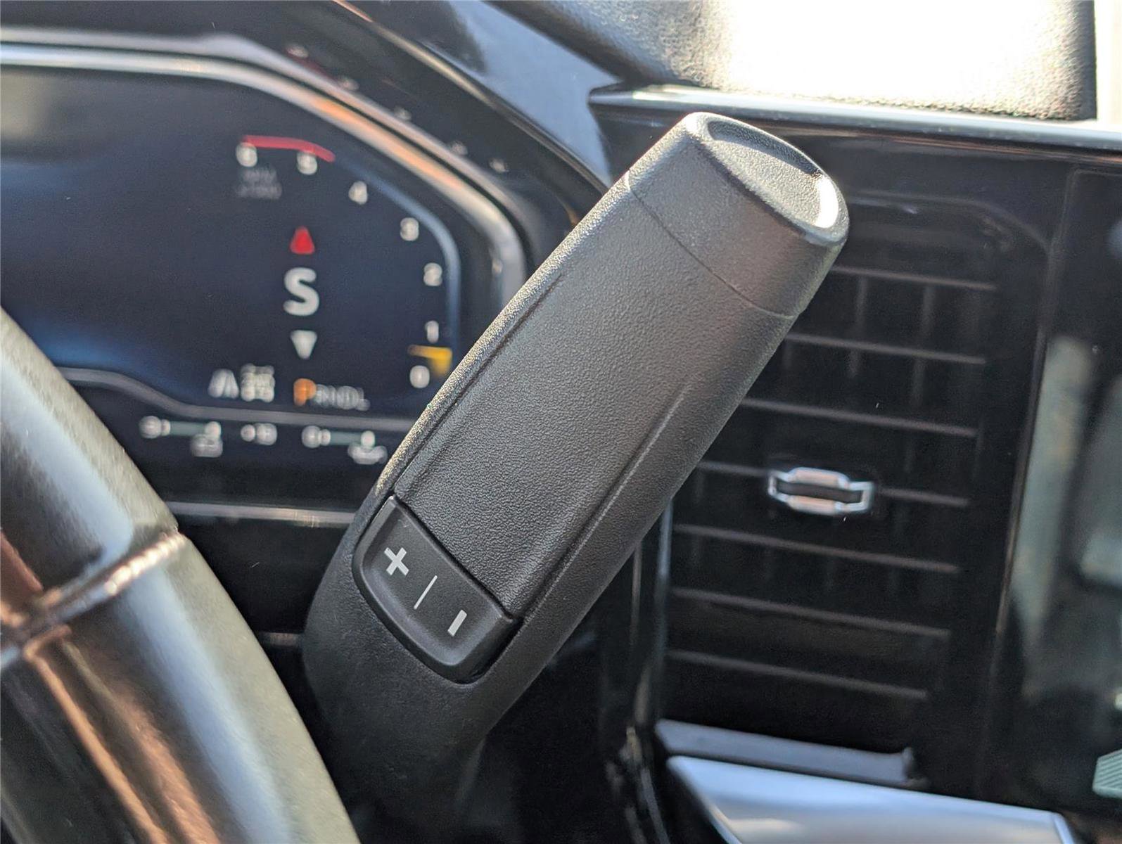 Used 2024 Chevrolet Silverado 2500 LT image 20