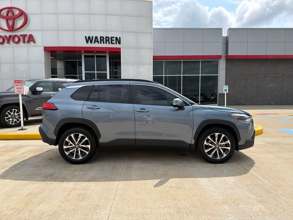 Used 2023 Toyota Corolla Cross XLE w/ Black Badges Package (TMS) AWD/4WD image 8