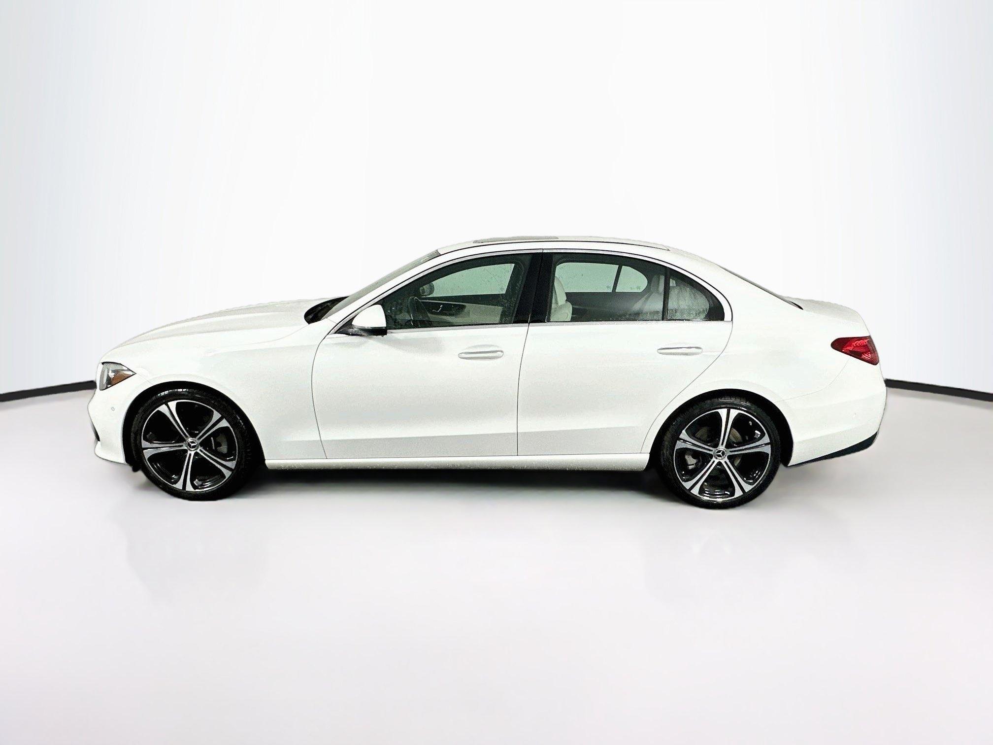 Used 2025 Mercedes-Benz C 300 Sedan image 4