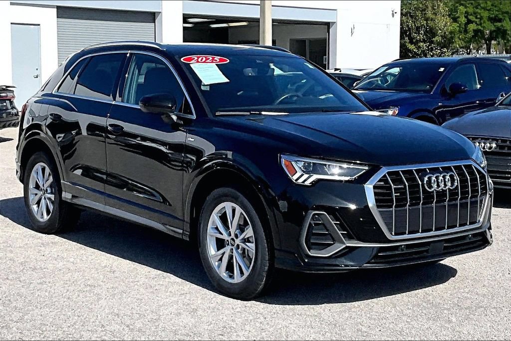 Certified 2025 Audi Q3 2.0T Premium w/ Convenience Package AWD/4WD image 2