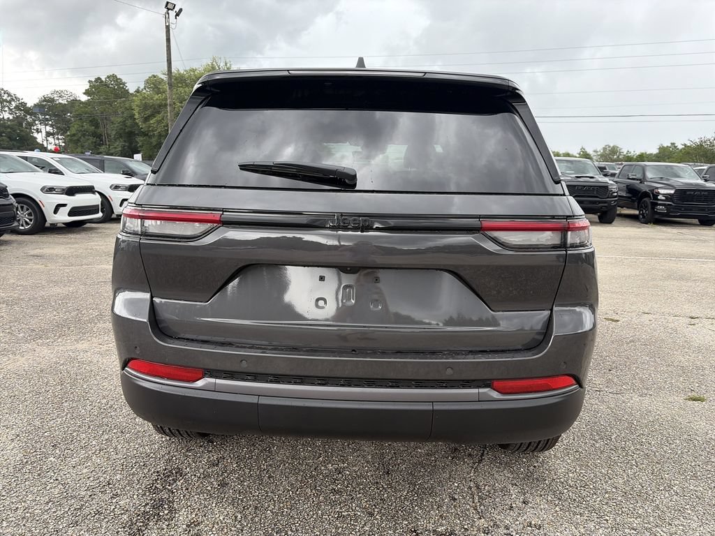 New 2026 Jeep Grand Cherokee Altitude RWD image 5