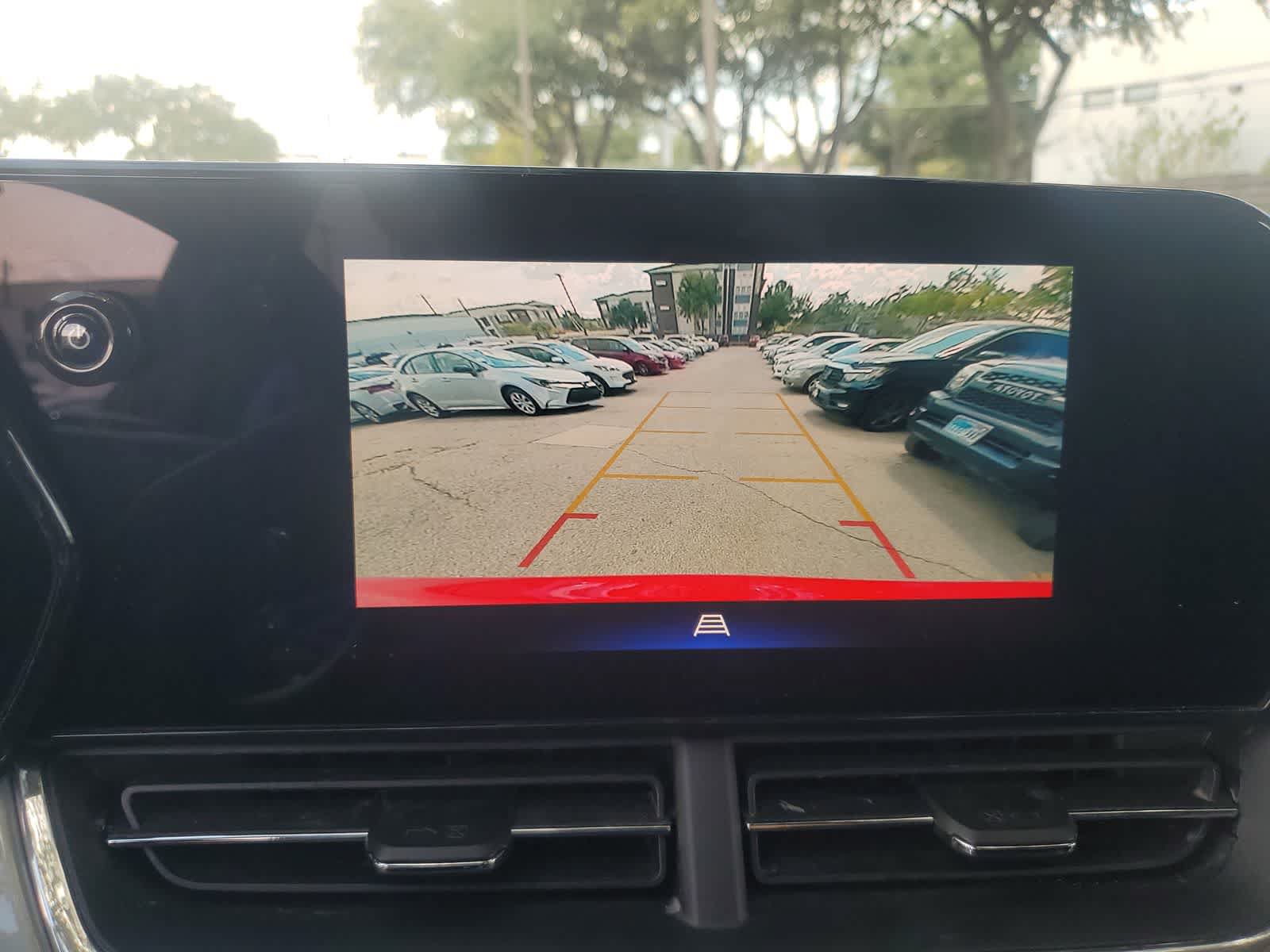Used 2026 Chevrolet Trax LT FWD image 23