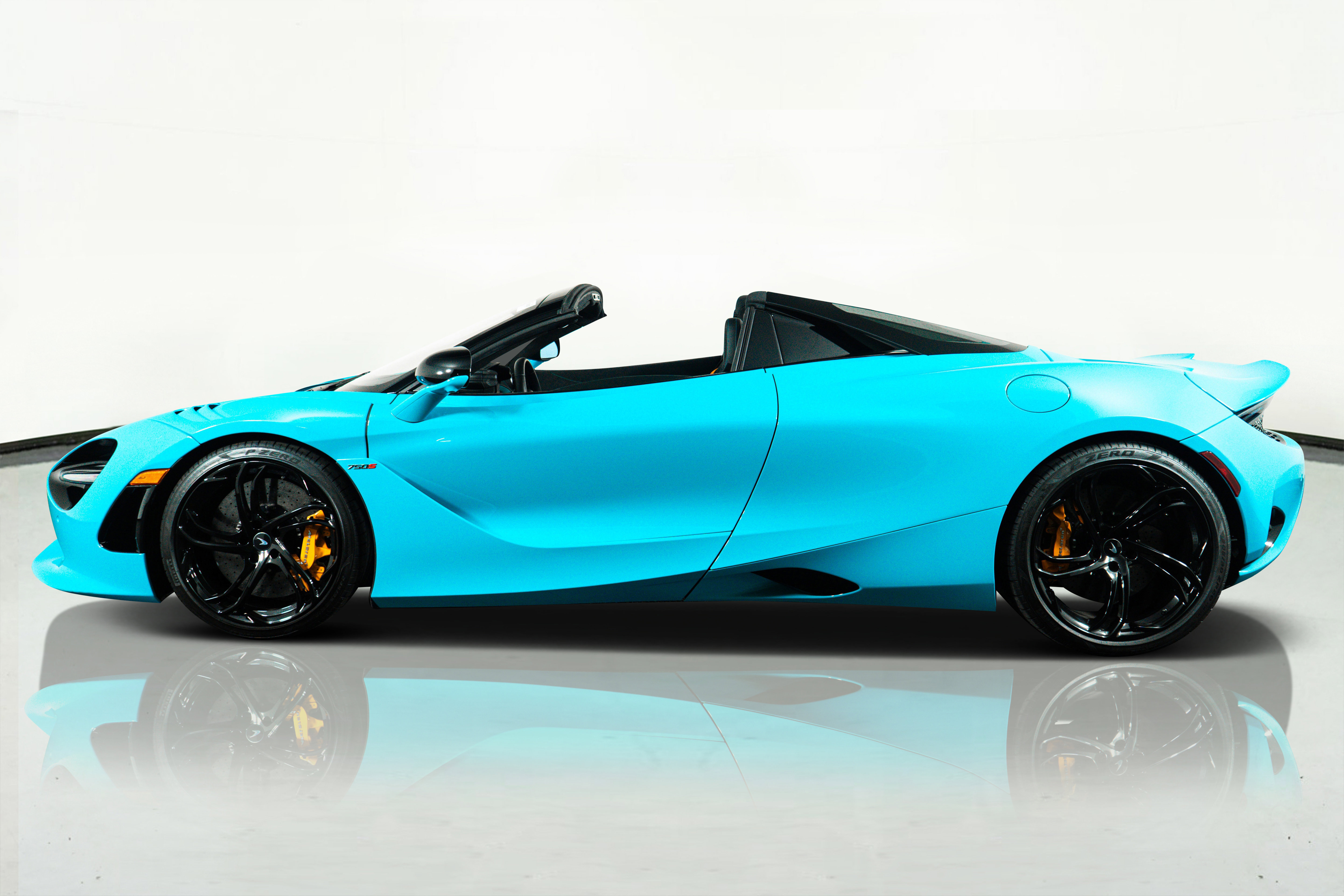 Used 2024 McLaren 750S Spider image 39