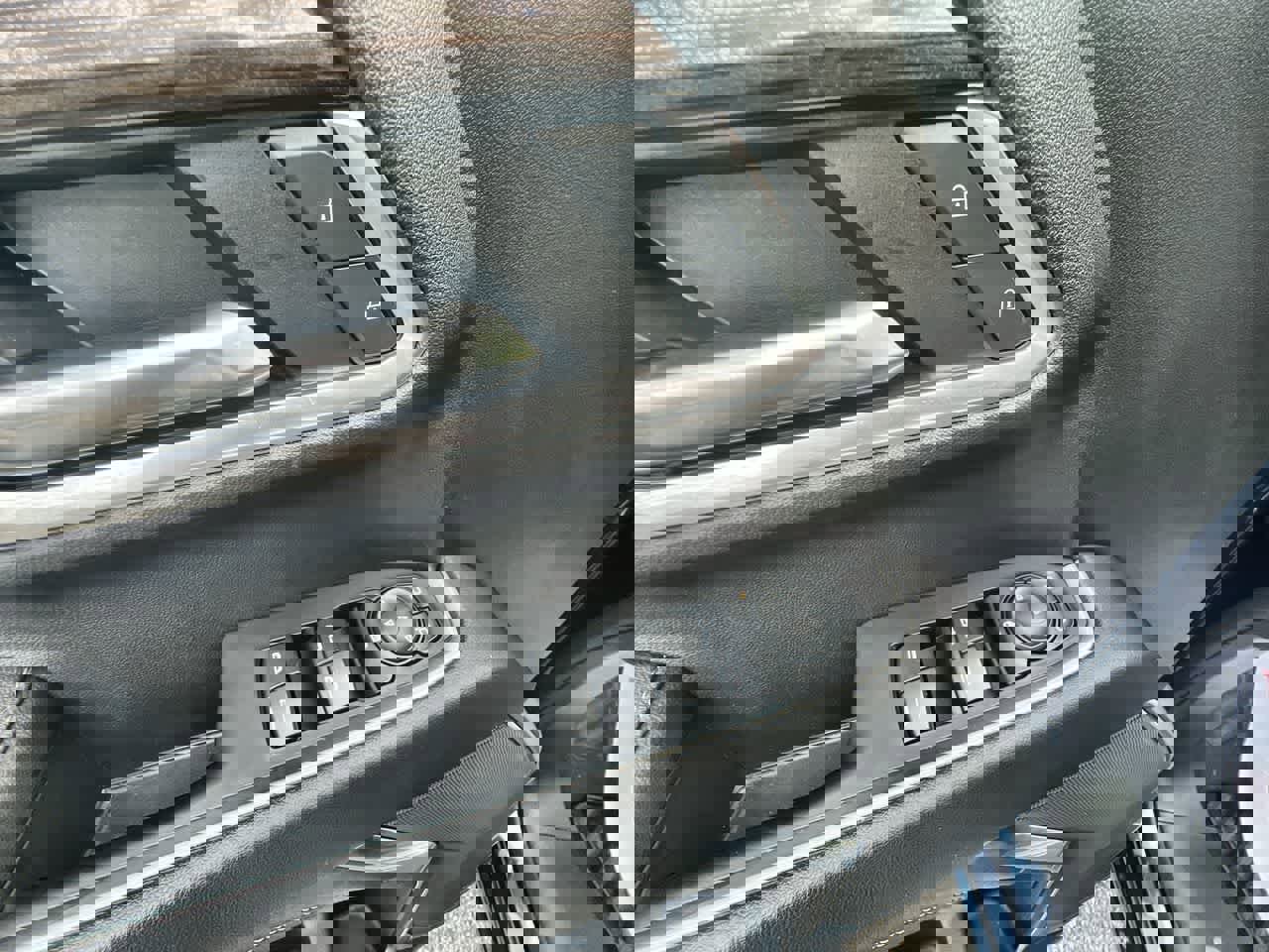 Used 2023 Chevrolet Silverado 1500 LT image 22