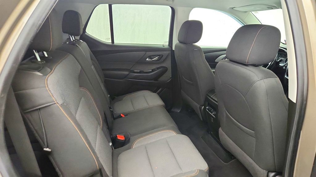 Used 2020 Chevrolet Traverse LT image 24