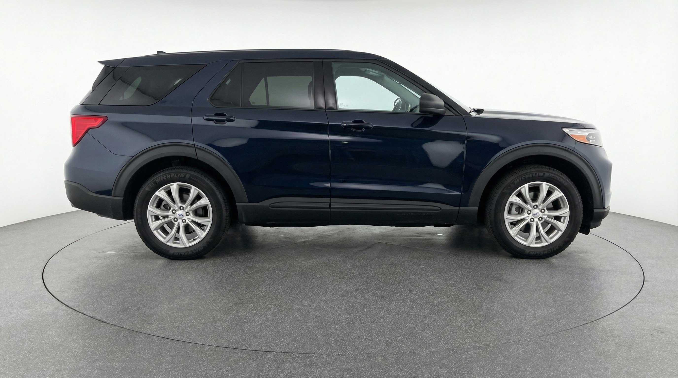 Used 2024 Ford Explorer Limited AWD/4WD image 11