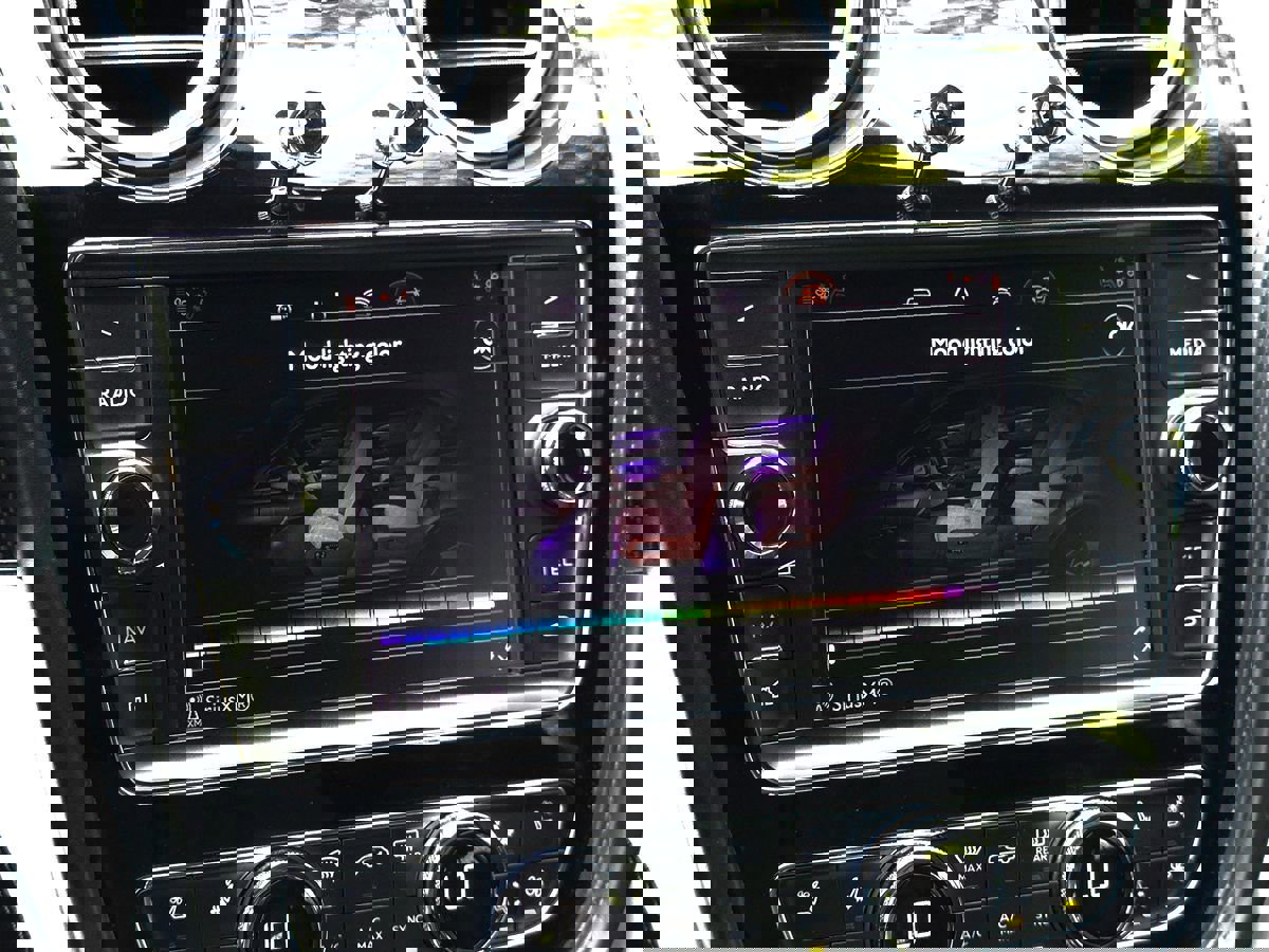 Used 2020 Bentley Bentayga Design Series image 55