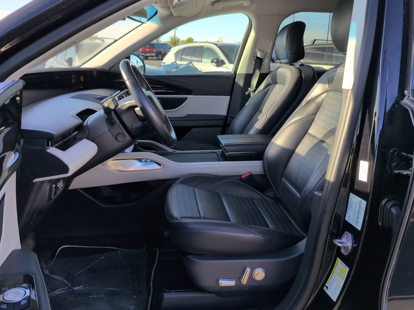 Used 2024 Lincoln Nautilus Reserve AWD/4WD image 9