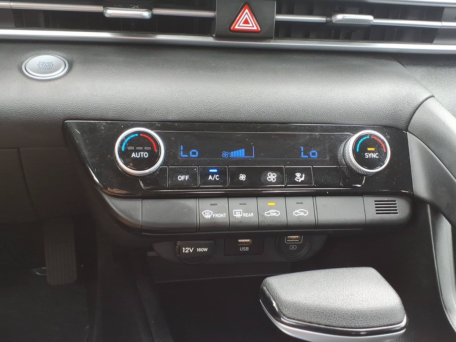 Used 2023 Hyundai Elantra SEL w/ Cargo Package FWD image 18