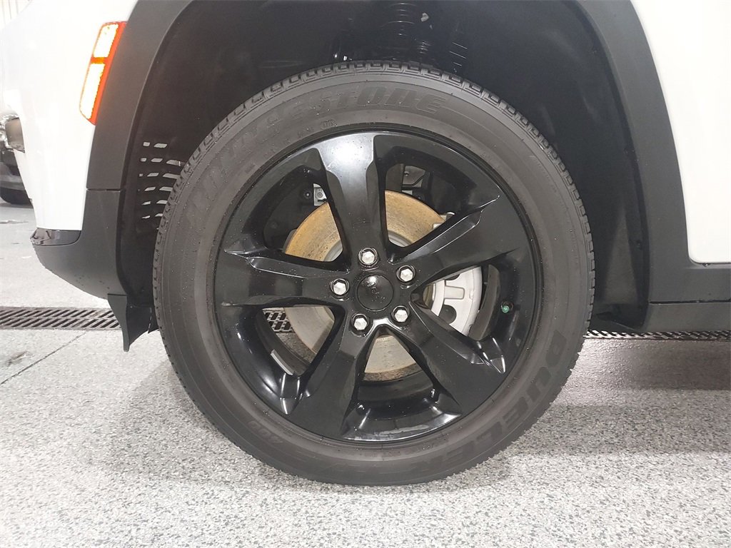 Used 2025 Jeep Grand Cherokee L Altitude image 16