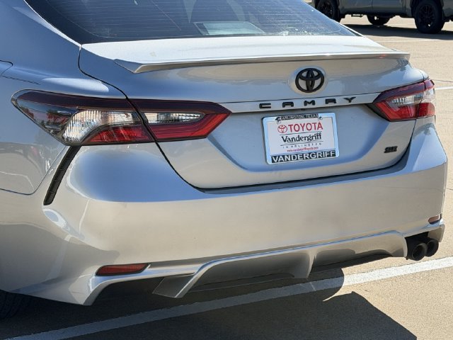 Used 2021 Toyota Camry SE FWD image 6