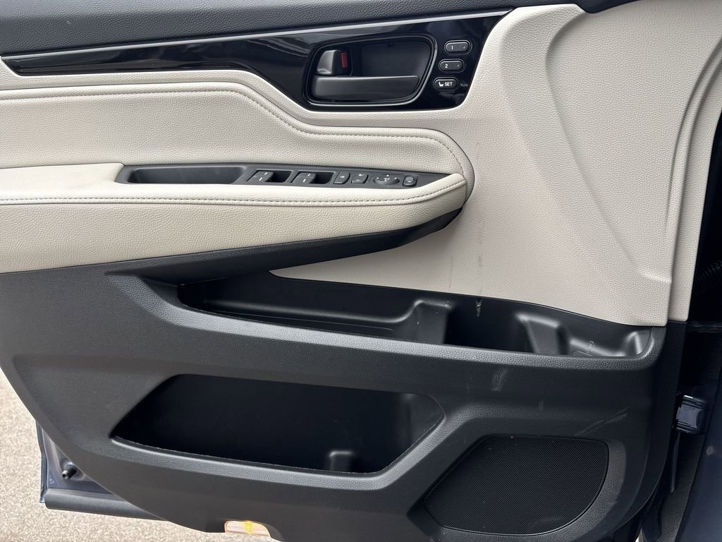 Used 2025 Honda Odyssey Touring image 23