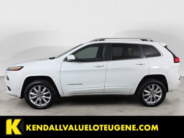 Used 2017 Jeep Cherokee Overland w/ Technology Group AWD/4WD image 8