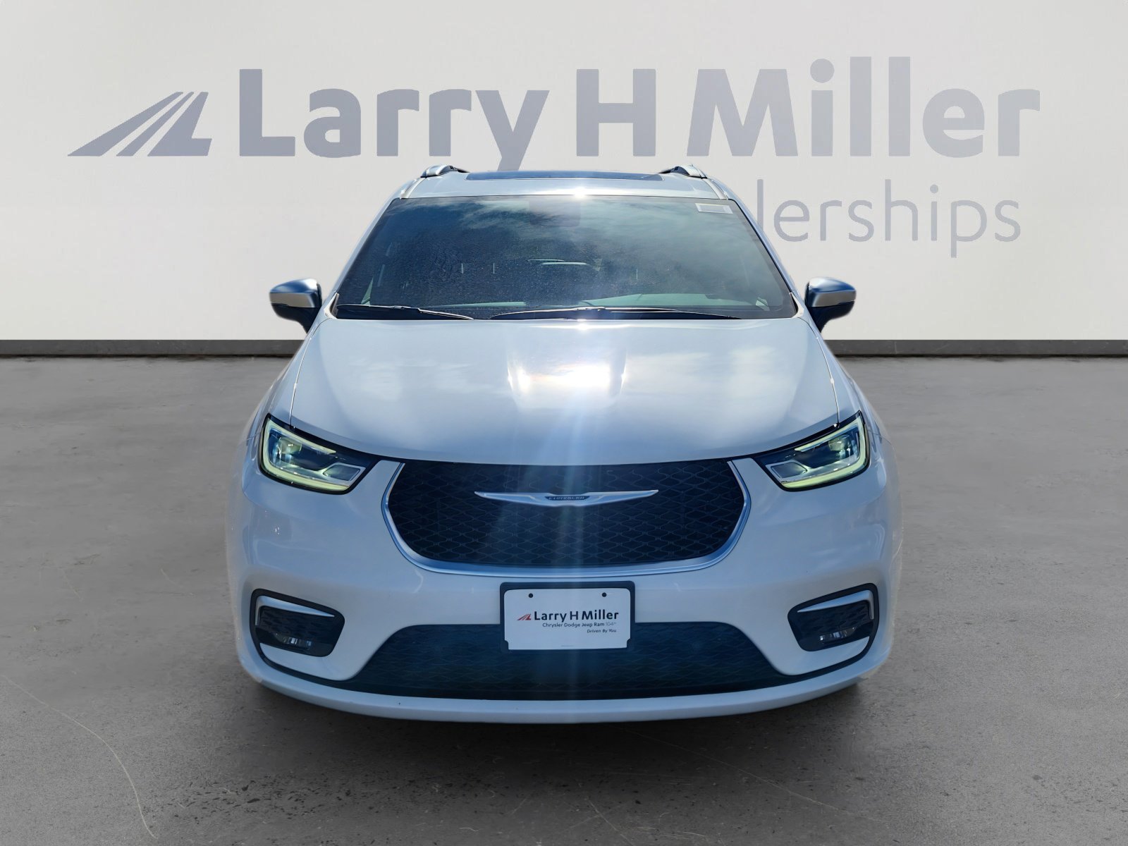 New 2026 Chrysler Pacifica Pinnacle image 9