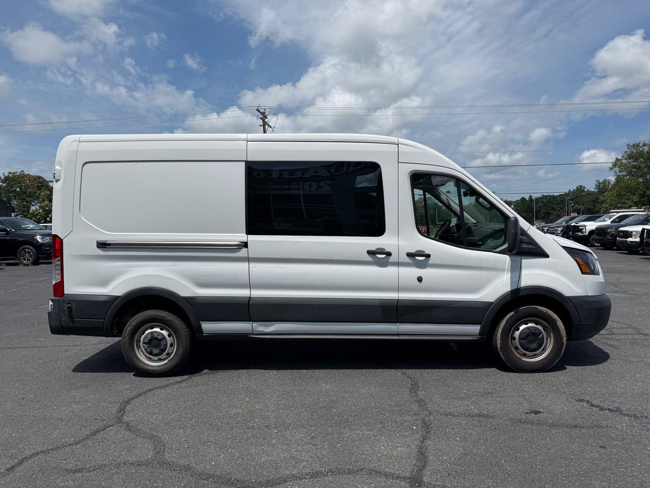 Used 2019 Ford Transit 250 148 Medium Roof RWD image 5